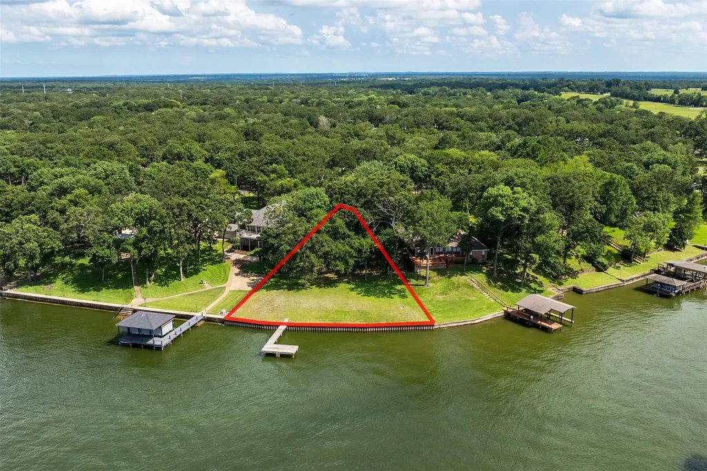 109 Lakeside Lane Streetman TX 75859