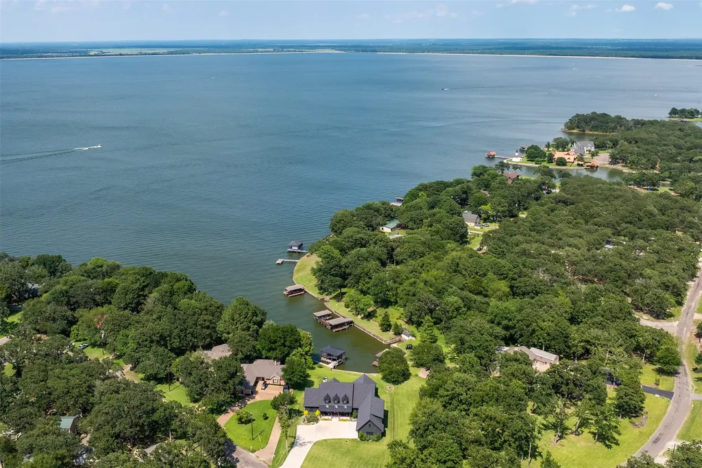 109 Lakeside Lane Streetman TX 75859