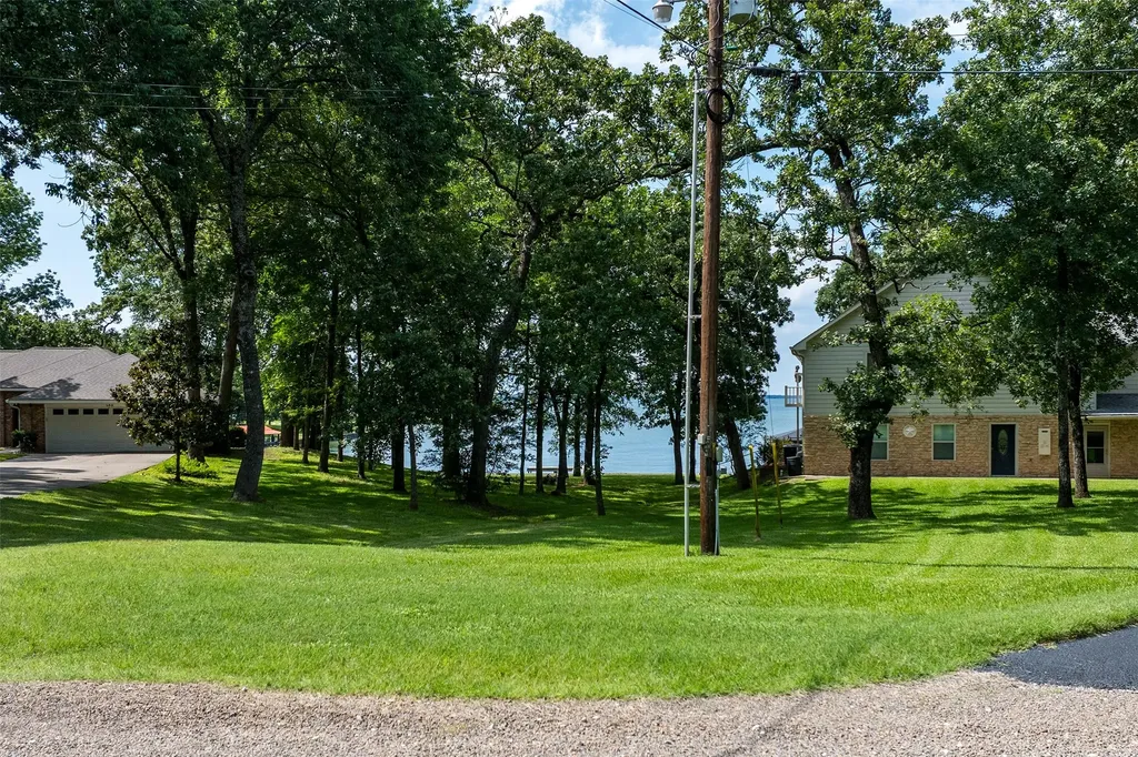 109 Lakeside Lane Streetman TX 75859