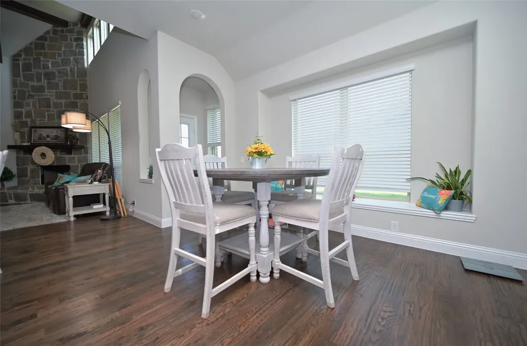 213 Oakcrest Drive Justin TX 76247