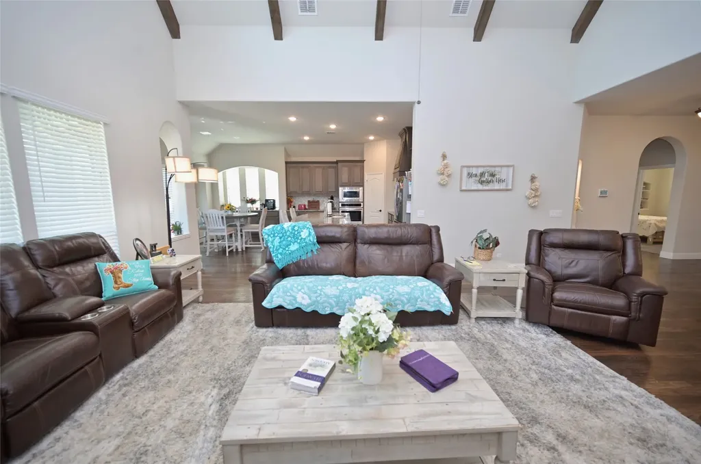 213 Oakcrest Drive Justin TX 76247
