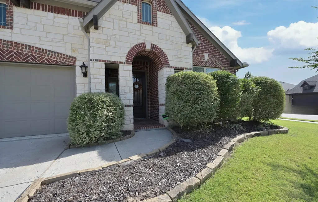 213 Oakcrest Drive Justin TX 76247