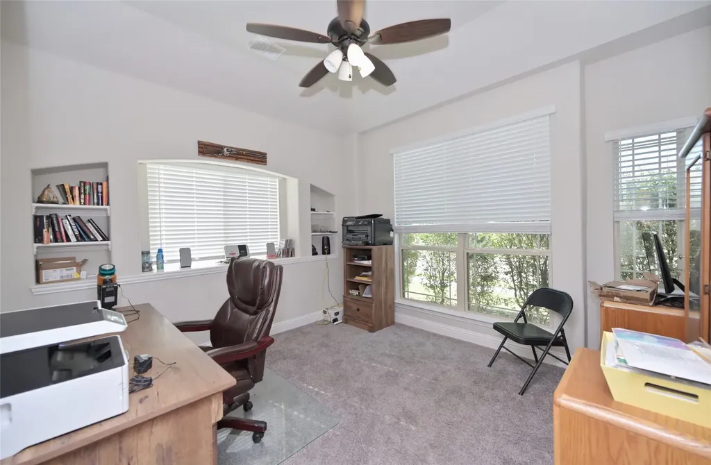 213 Oakcrest Drive Justin TX 76247