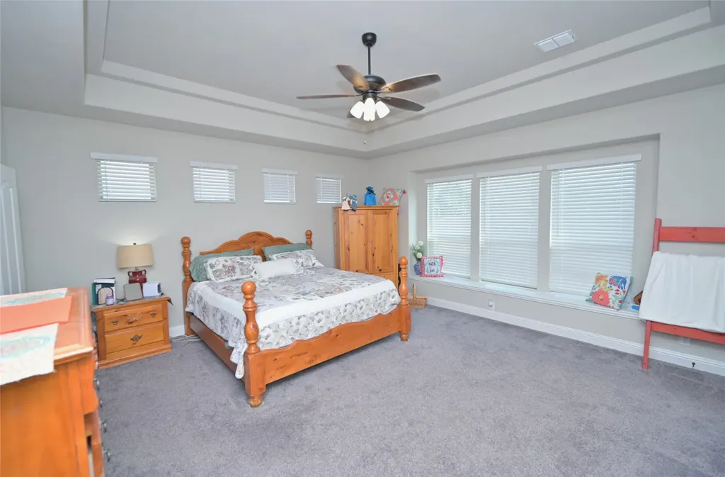 213 Oakcrest Drive Justin TX 76247