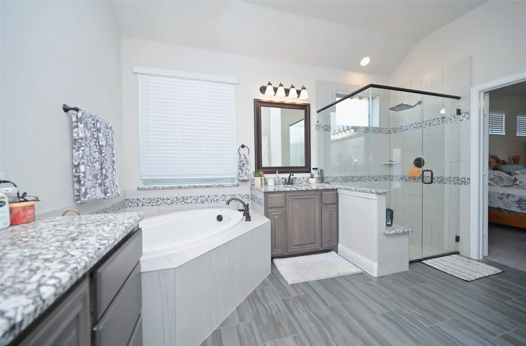 213 Oakcrest Drive Justin TX 76247