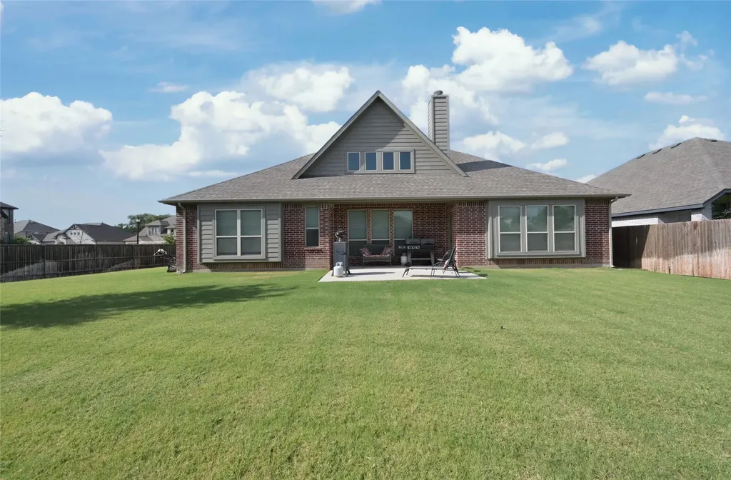 213 Oakcrest Drive Justin TX 76247