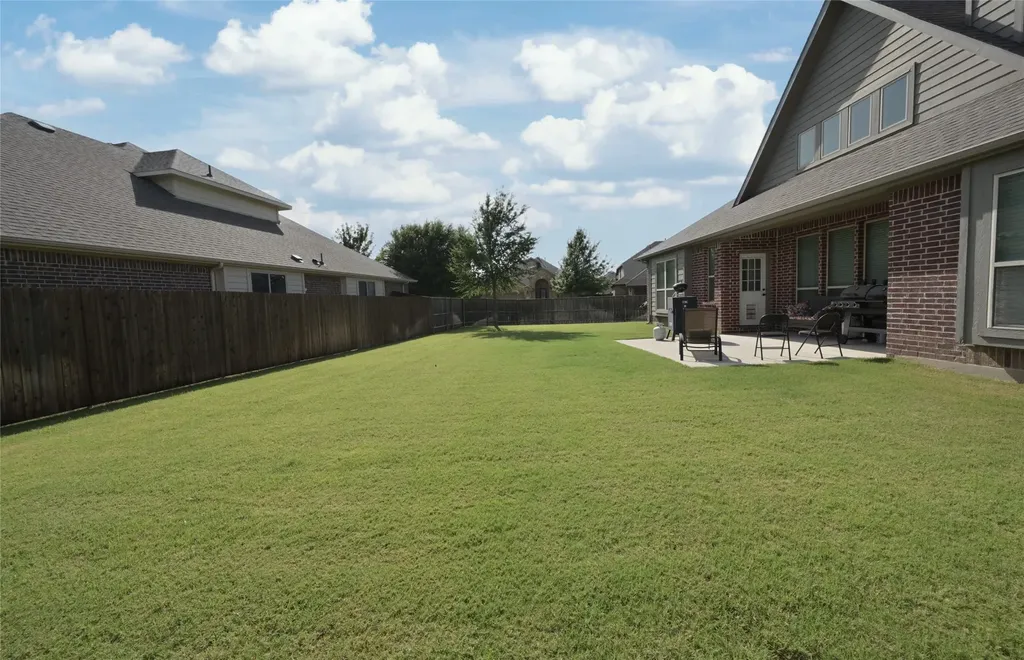 213 Oakcrest Drive Justin TX 76247