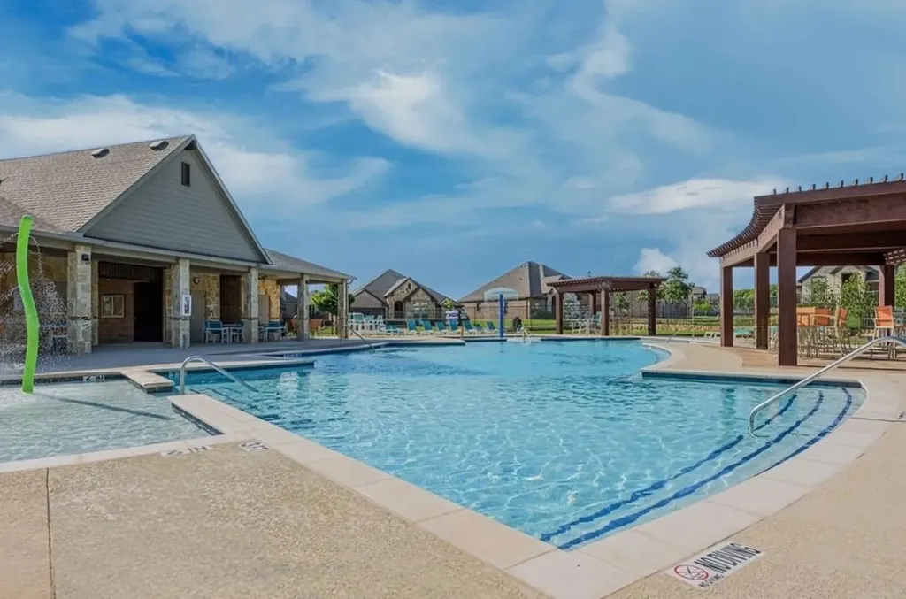 213 Oakcrest Drive Justin TX 76247