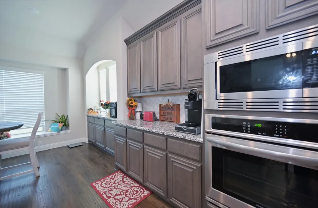 213 Oakcrest Drive Justin TX 76247