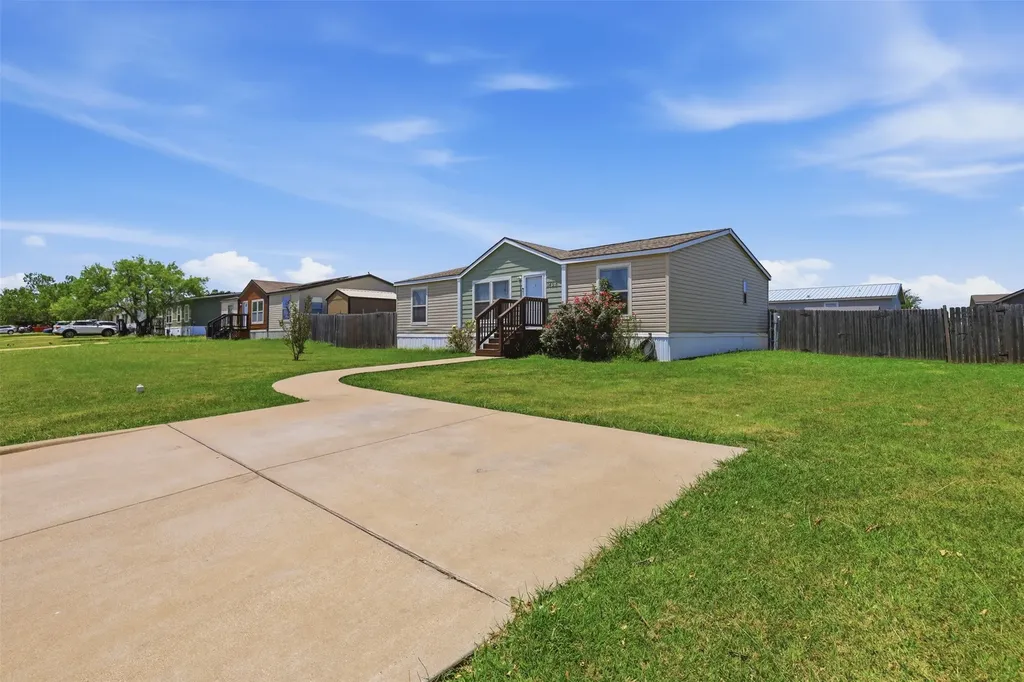 1408 Old Bridge Road Cleburne TX 76033