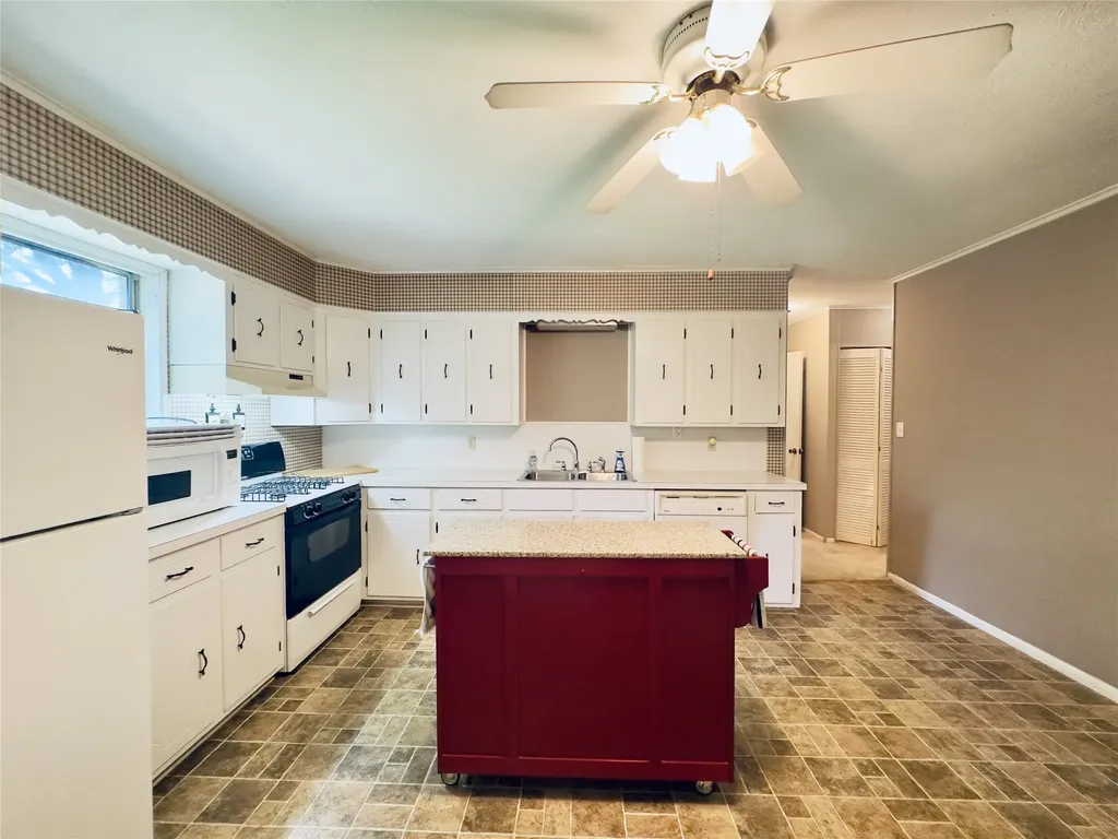 230 Scenic Loop Hawkins TX 75765