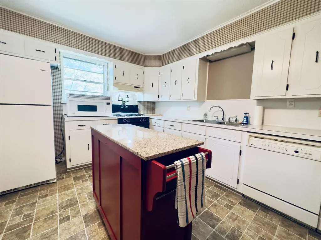 230 Scenic Loop Hawkins TX 75765