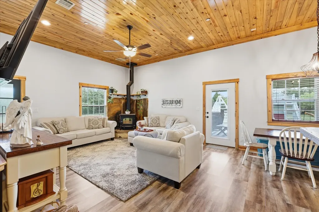 399 Brindley Road Maypearl TX 76064