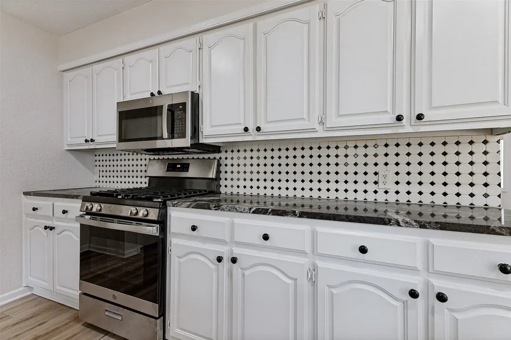 3074 W Highway 114 Paradise TX 76073