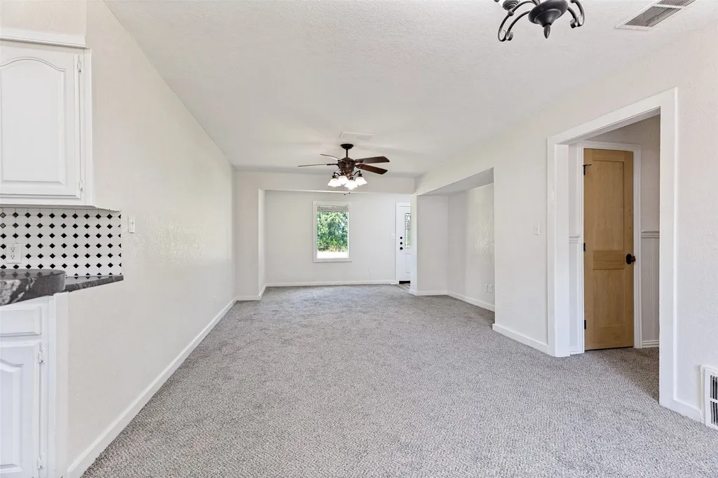 3074 W Highway 114 Paradise TX 76073