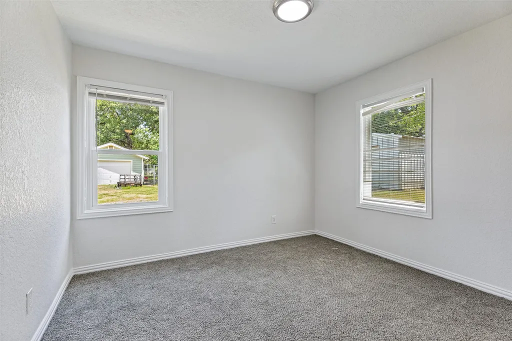 3074 W Highway 114 Paradise TX 76073