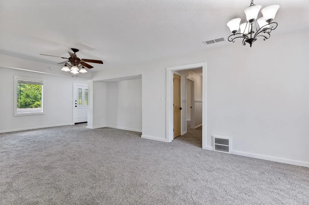 3074 W Highway 114 Paradise TX 76073