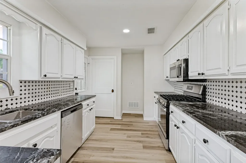 3074 W Highway 114 Paradise TX 76073