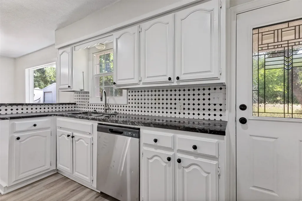 3074 W Highway 114 Paradise TX 76073