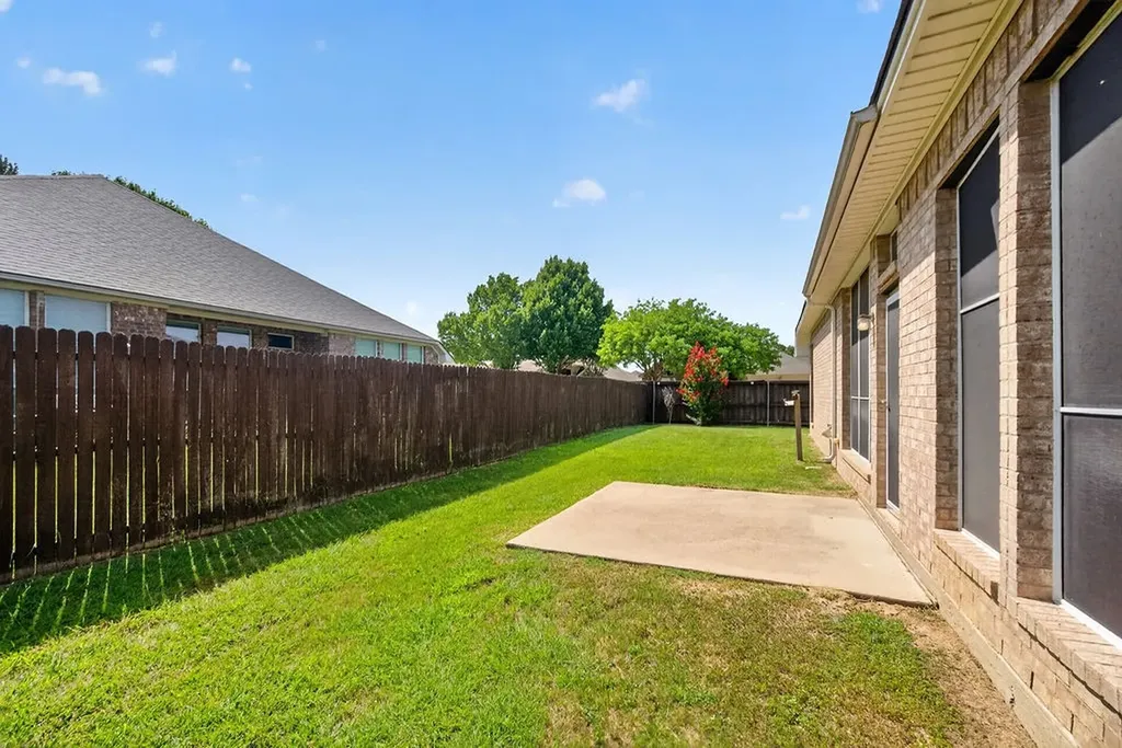 2723 Lake Way Drive Grand Prairie TX 75052