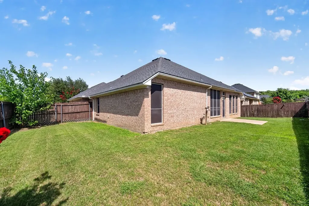 2723 Lake Way Drive Grand Prairie TX 75052