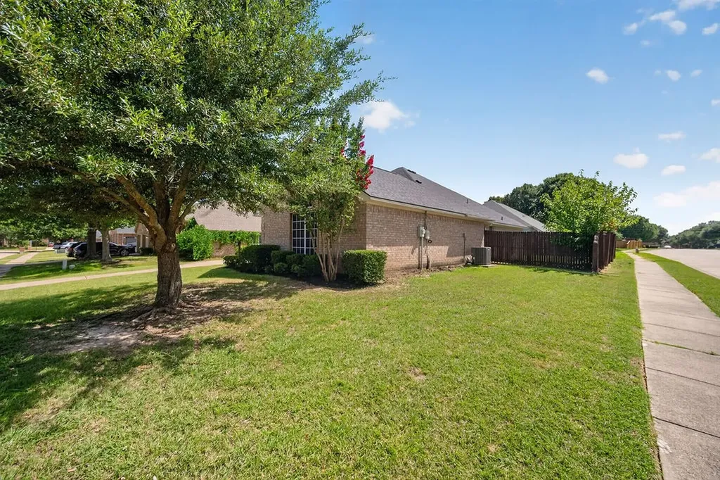 2723 Lake Way Drive Grand Prairie TX 75052