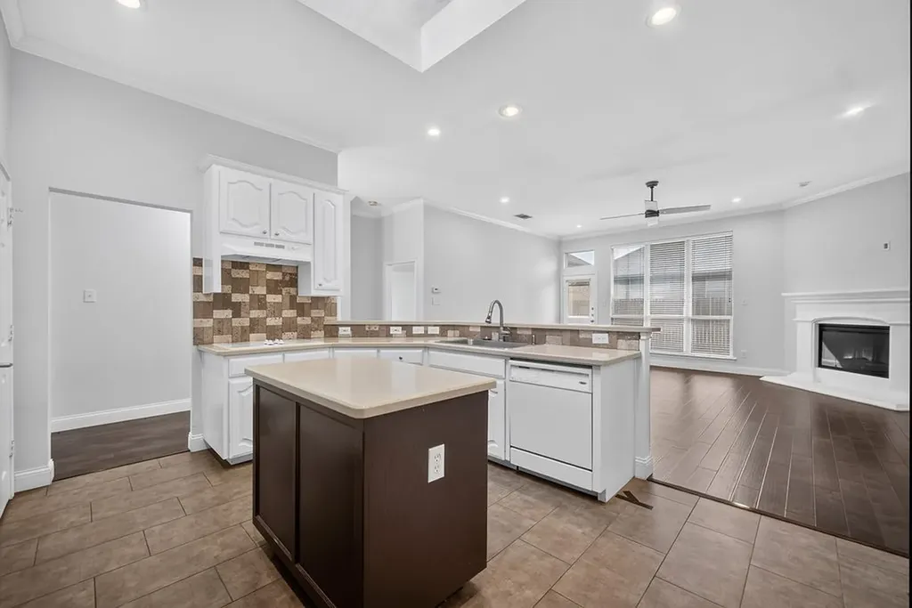 2723 Lake Way Drive Grand Prairie TX 75052