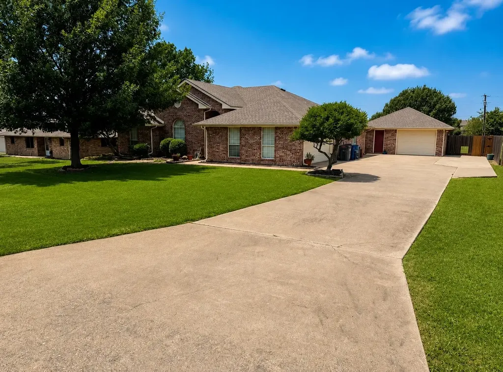 421 Bluebonnet Lane Red Oak TX 75154