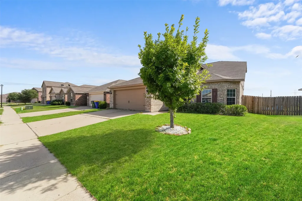 137 Kennedy Drive Venus TX 76084