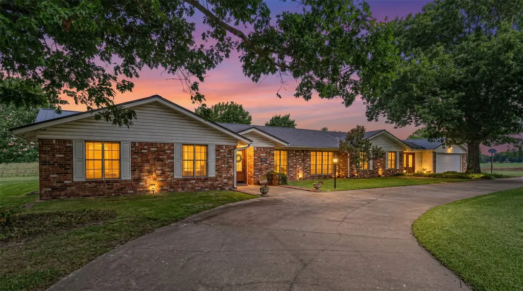 4160 Fm 513 S Lone Oak TX 75453