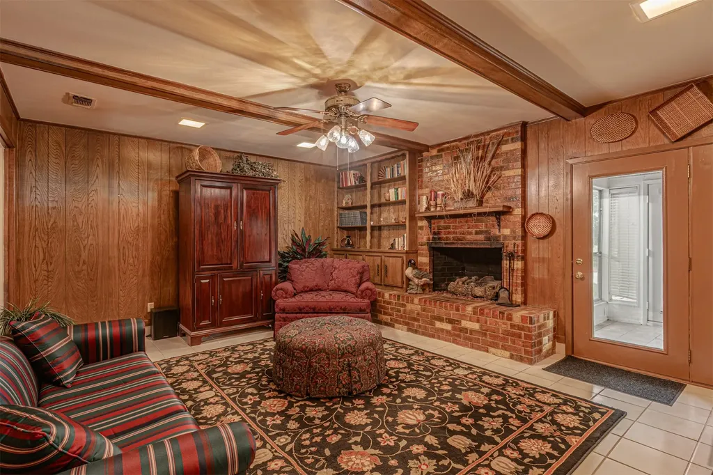 4160 Fm 513 S Lone Oak TX 75453
