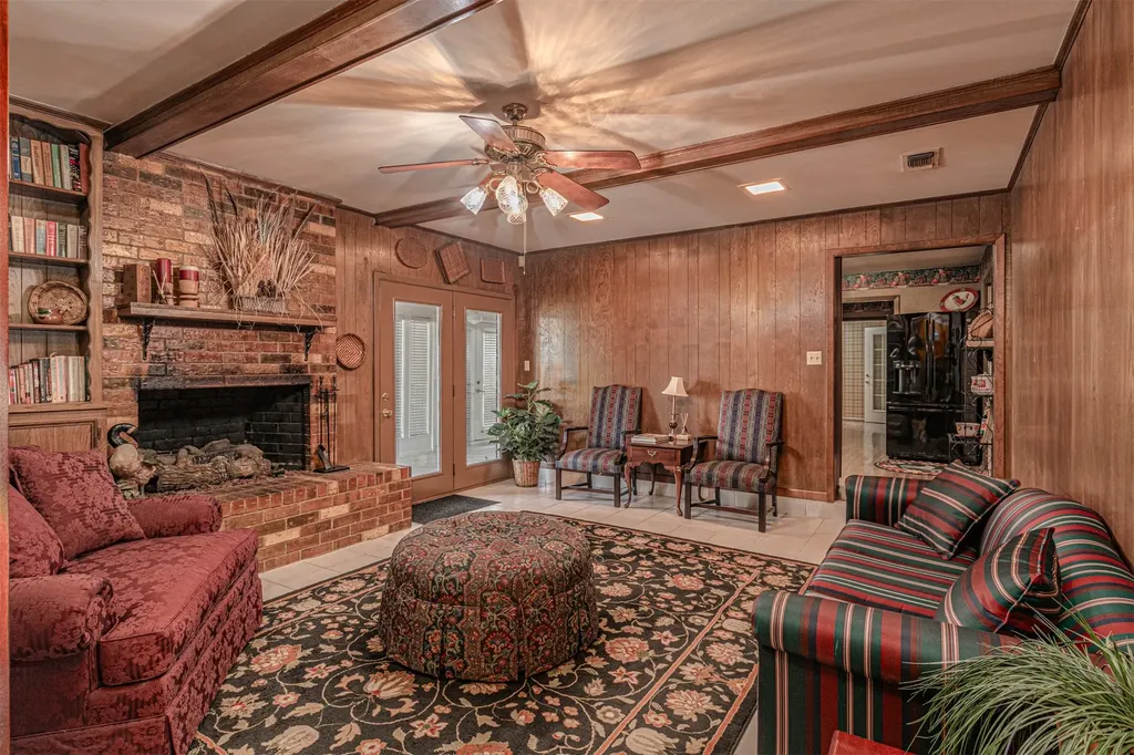 4160 Fm 513 S Lone Oak TX 75453