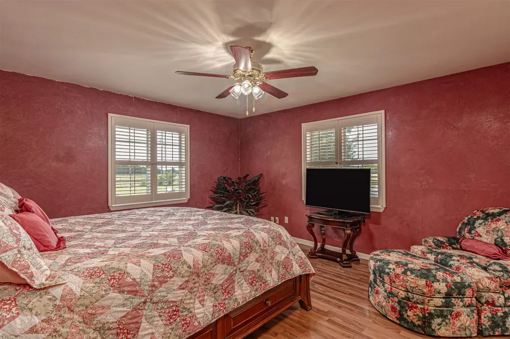 4160 Fm 513 S Lone Oak TX 75453