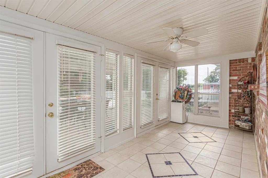 4160 Fm 513 S Lone Oak TX 75453