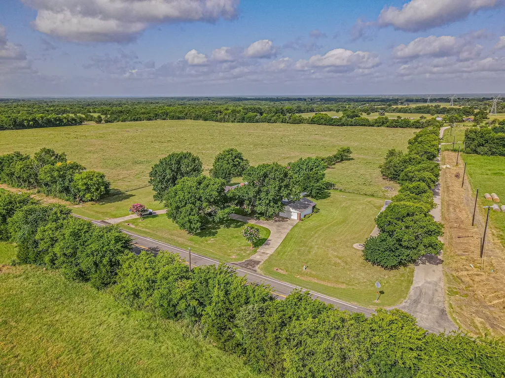 4160 Fm 513 S Lone Oak TX 75453