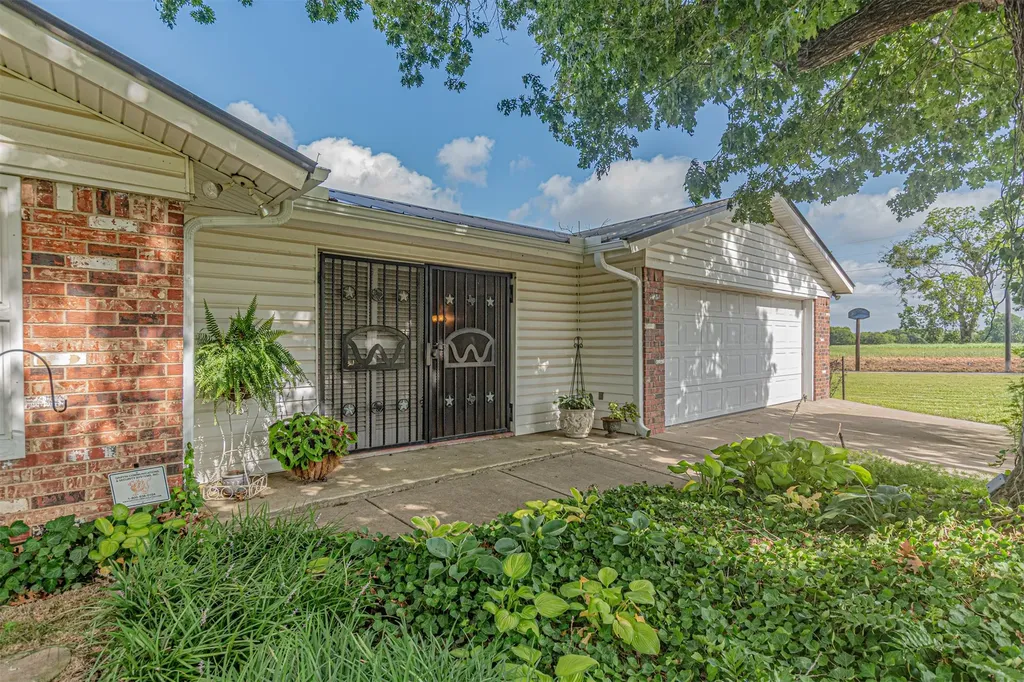 4160 Fm 513 S Lone Oak TX 75453