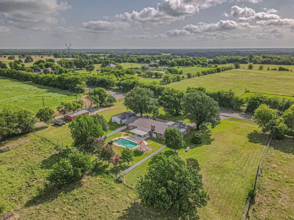 4160 Fm 513 S Lone Oak TX 75453