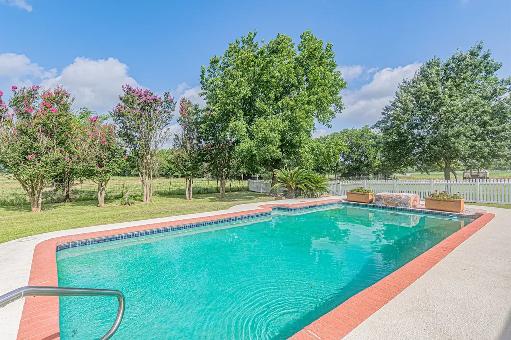 4160 Fm 513 S Lone Oak TX 75453