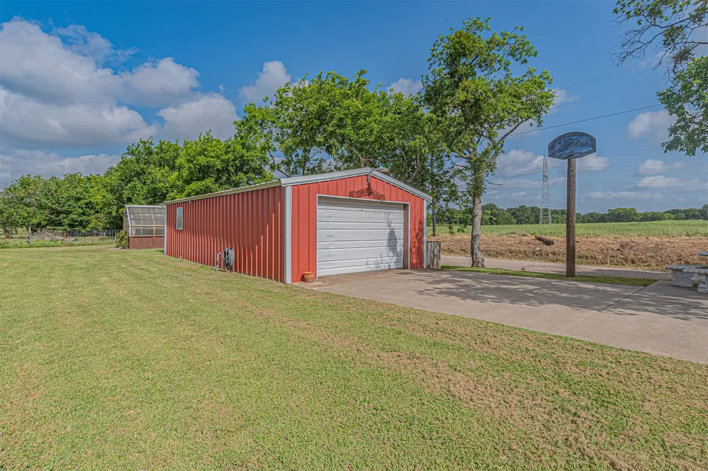 4160 Fm 513 S Lone Oak TX 75453