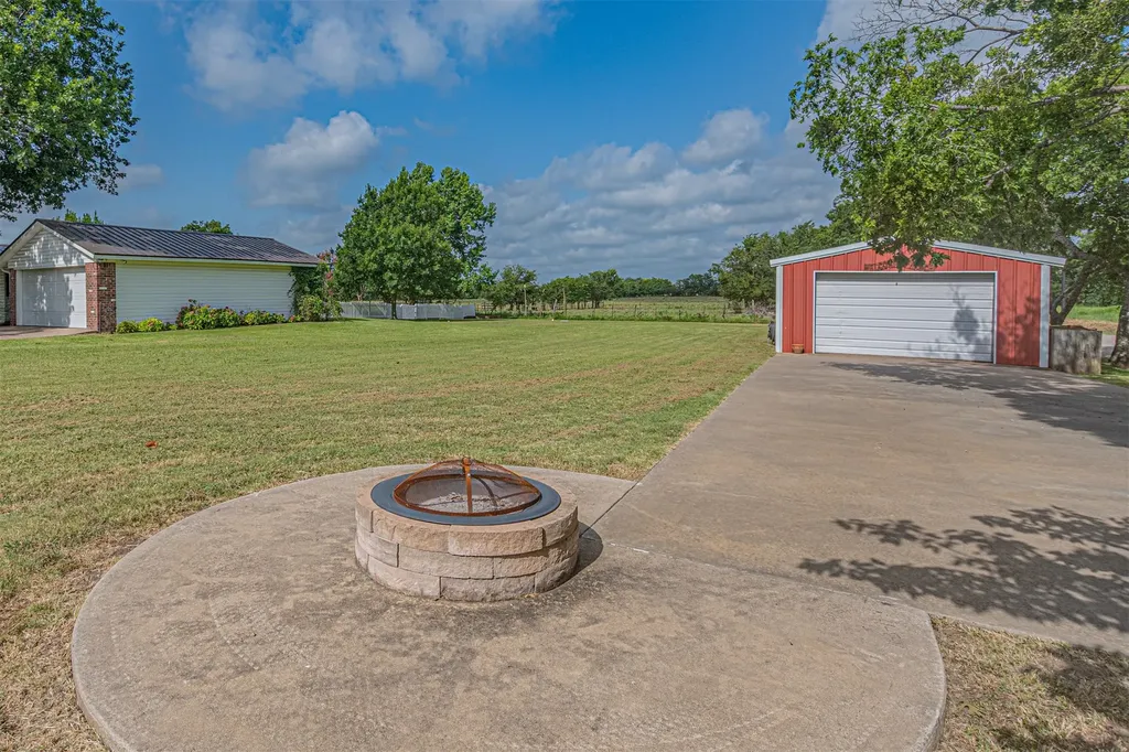4160 Fm 513 S Lone Oak TX 75453