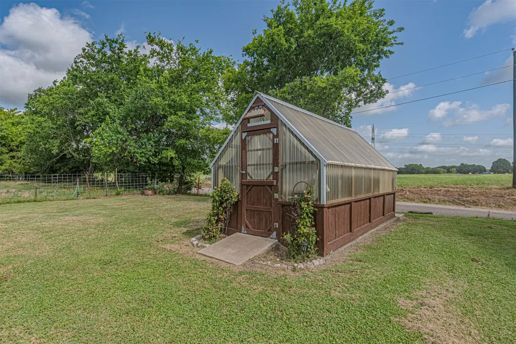 4160 Fm 513 S Lone Oak TX 75453