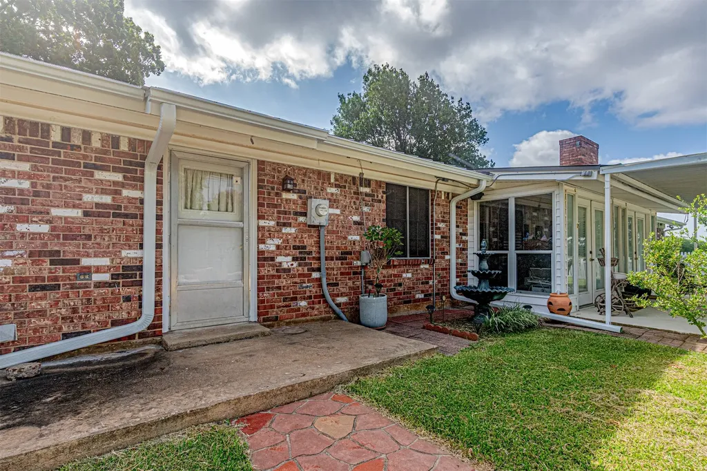 4160 Fm 513 S Lone Oak TX 75453