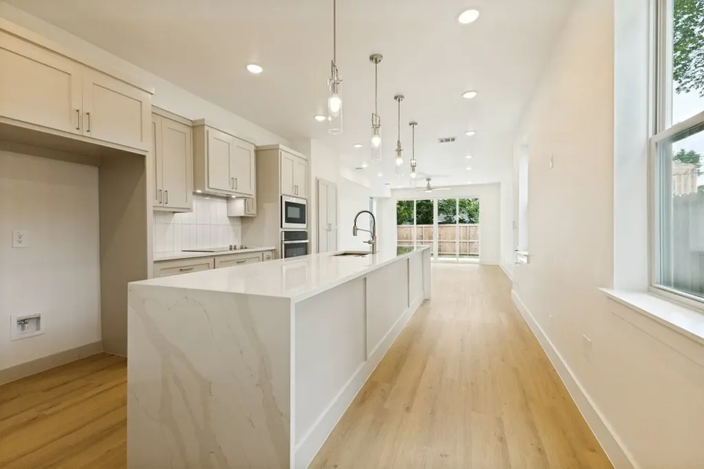 2416 Pennsylvania Avenue Dallas TX 75215