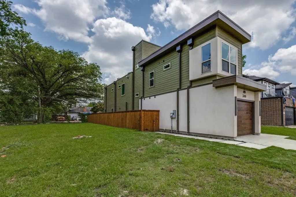 2416 Pennsylvania Avenue Dallas TX 75215