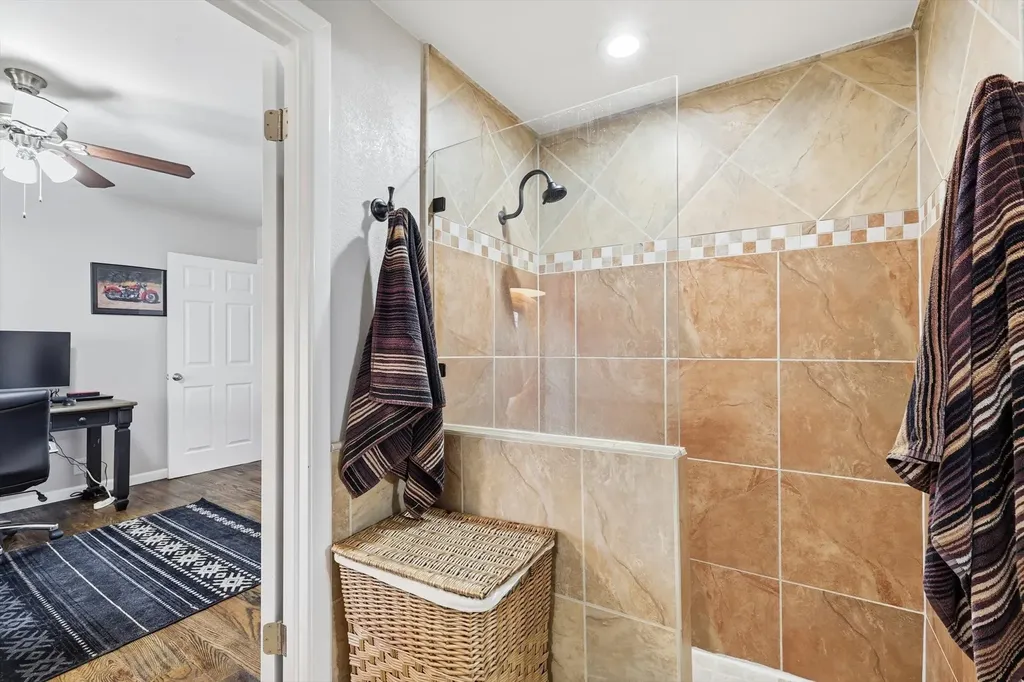 2703 Chinquapin Oak Lane Arlington TX 76012
