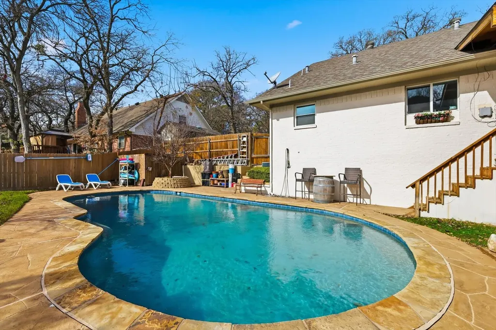 2703 Chinquapin Oak Lane Arlington TX 76012