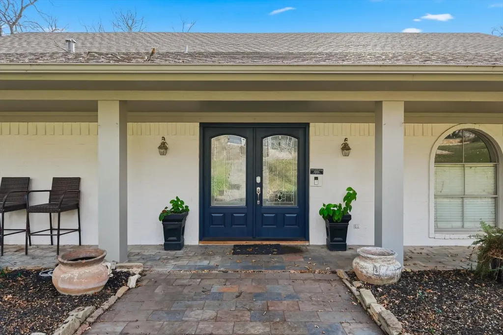 2703 Chinquapin Oak Lane Arlington TX 76012