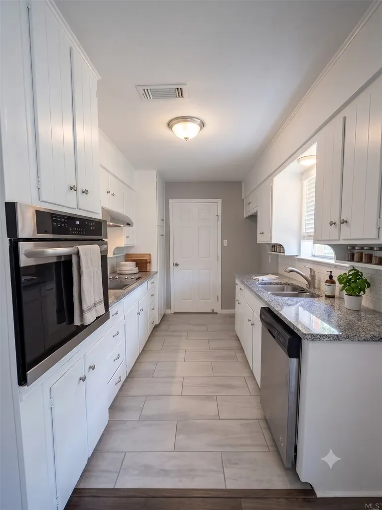 900 Prestwick Street Bedford TX 76022