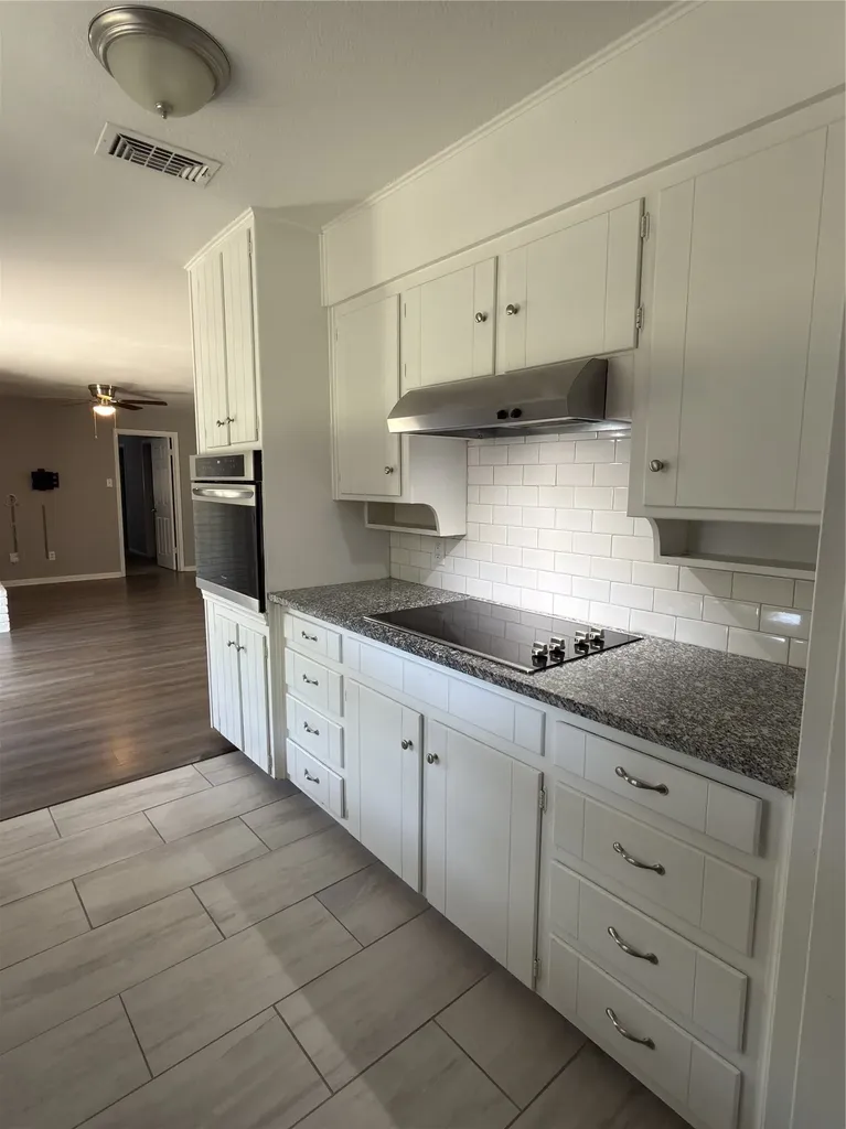 900 Prestwick Street Bedford TX 76022