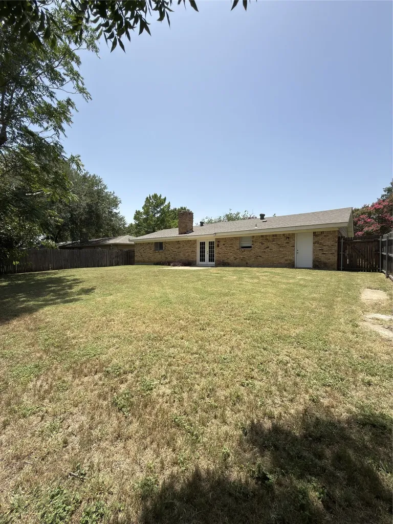 900 Prestwick Street Bedford TX 76022